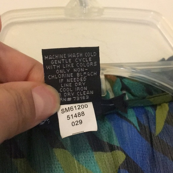 Spense Floral/Leaf Patterned Top - Picture 10 of 11